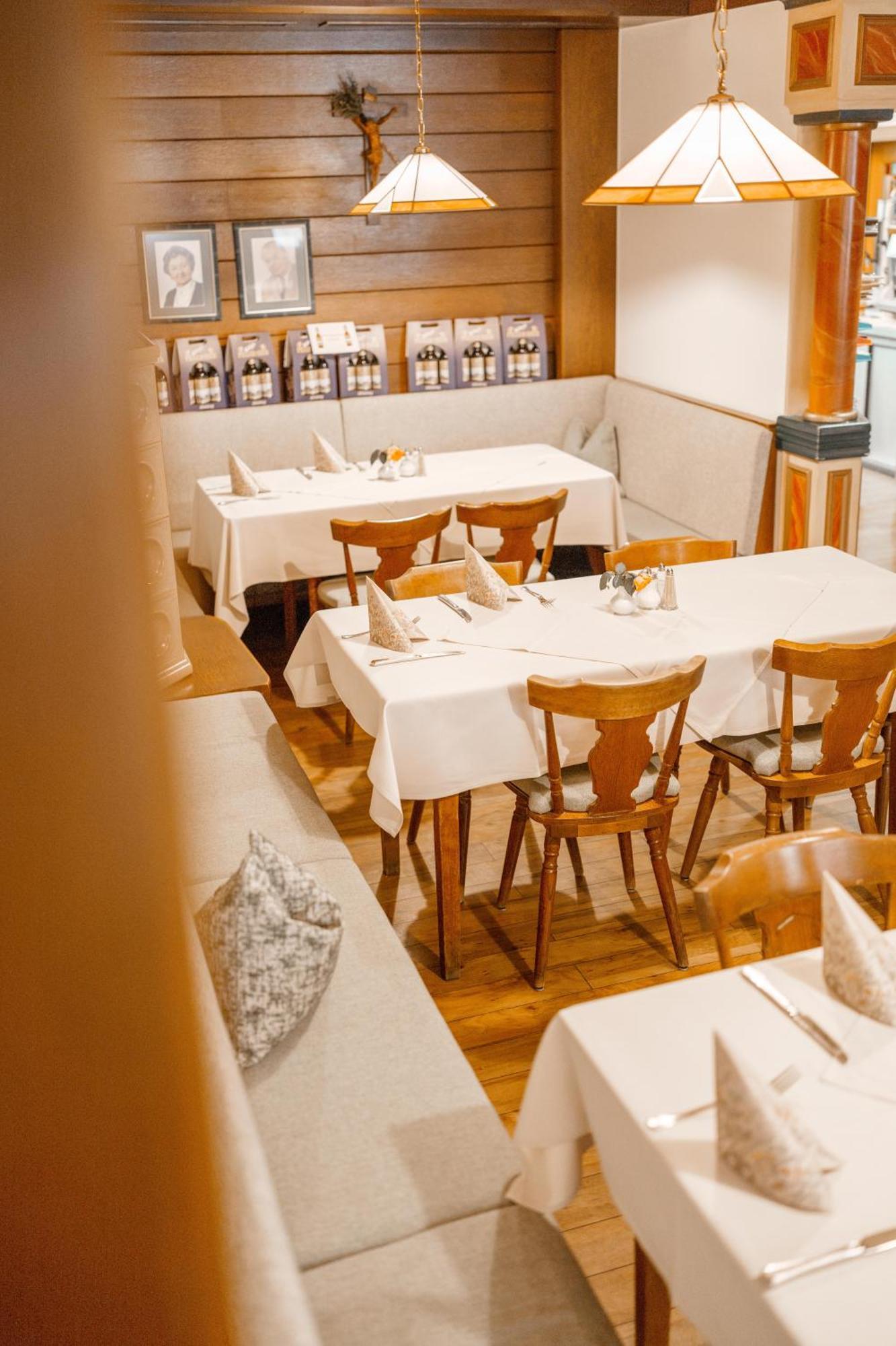 Koenig Ludwig Design Hotel Neu Zimmer Mit Sauna Oder Whirlpool Oder Mehr Altötting Exteriör bild
