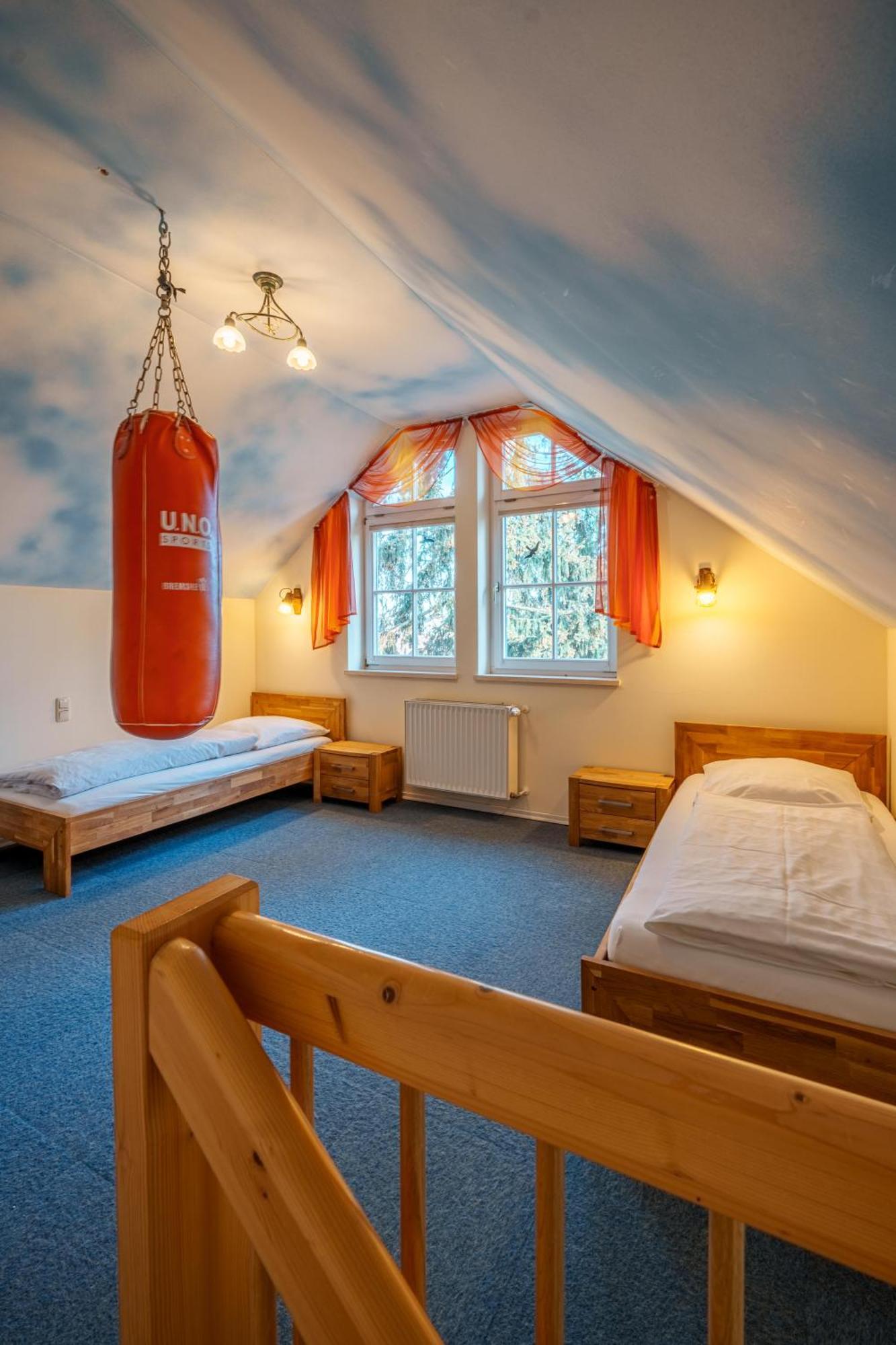 Koenig Ludwig Design Hotel Neu Zimmer Mit Sauna Oder Whirlpool Oder Mehr Altötting Exteriör bild