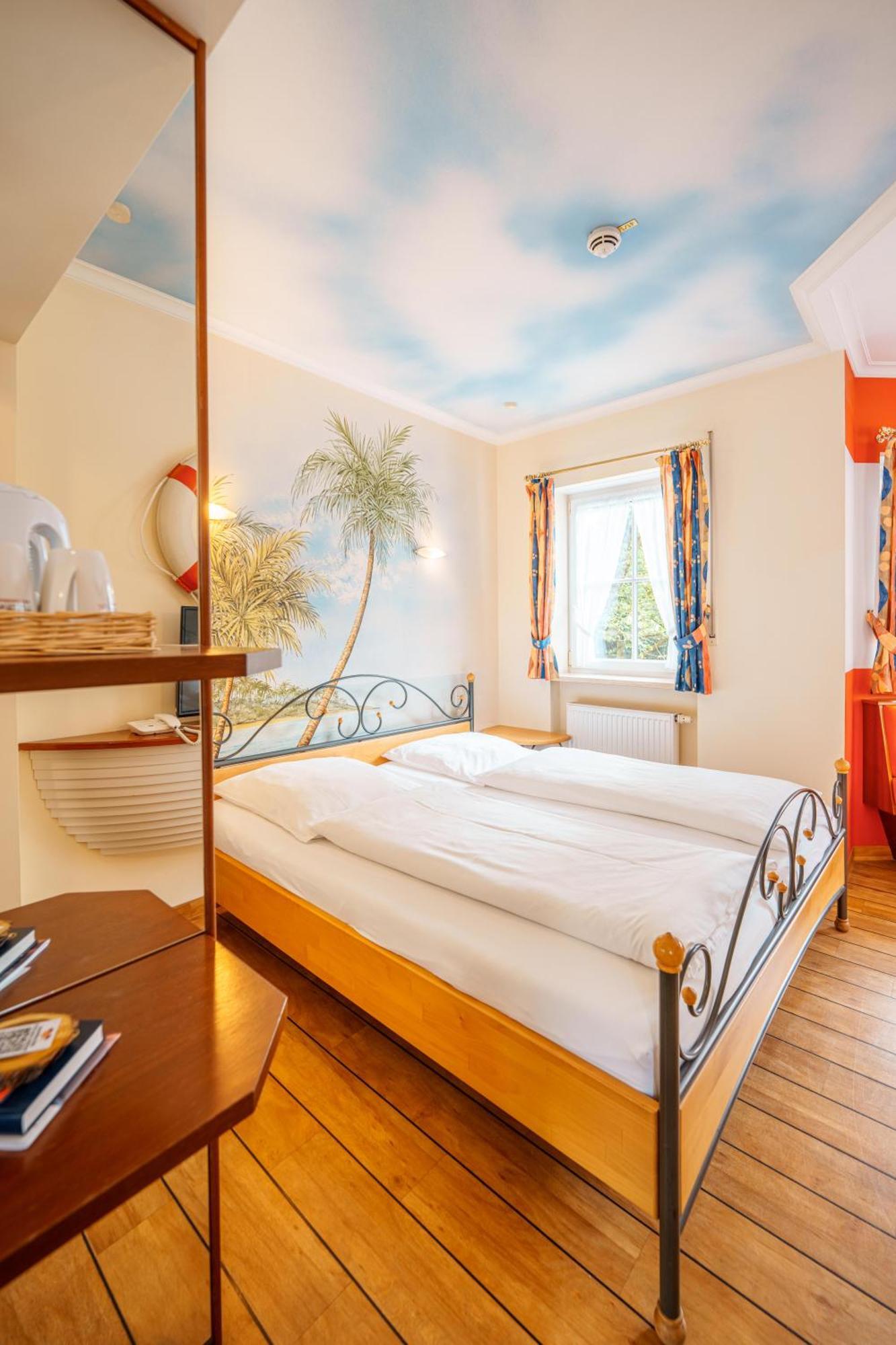 Koenig Ludwig Design Hotel Neu Zimmer Mit Sauna Oder Whirlpool Oder Mehr Altötting Exteriör bild