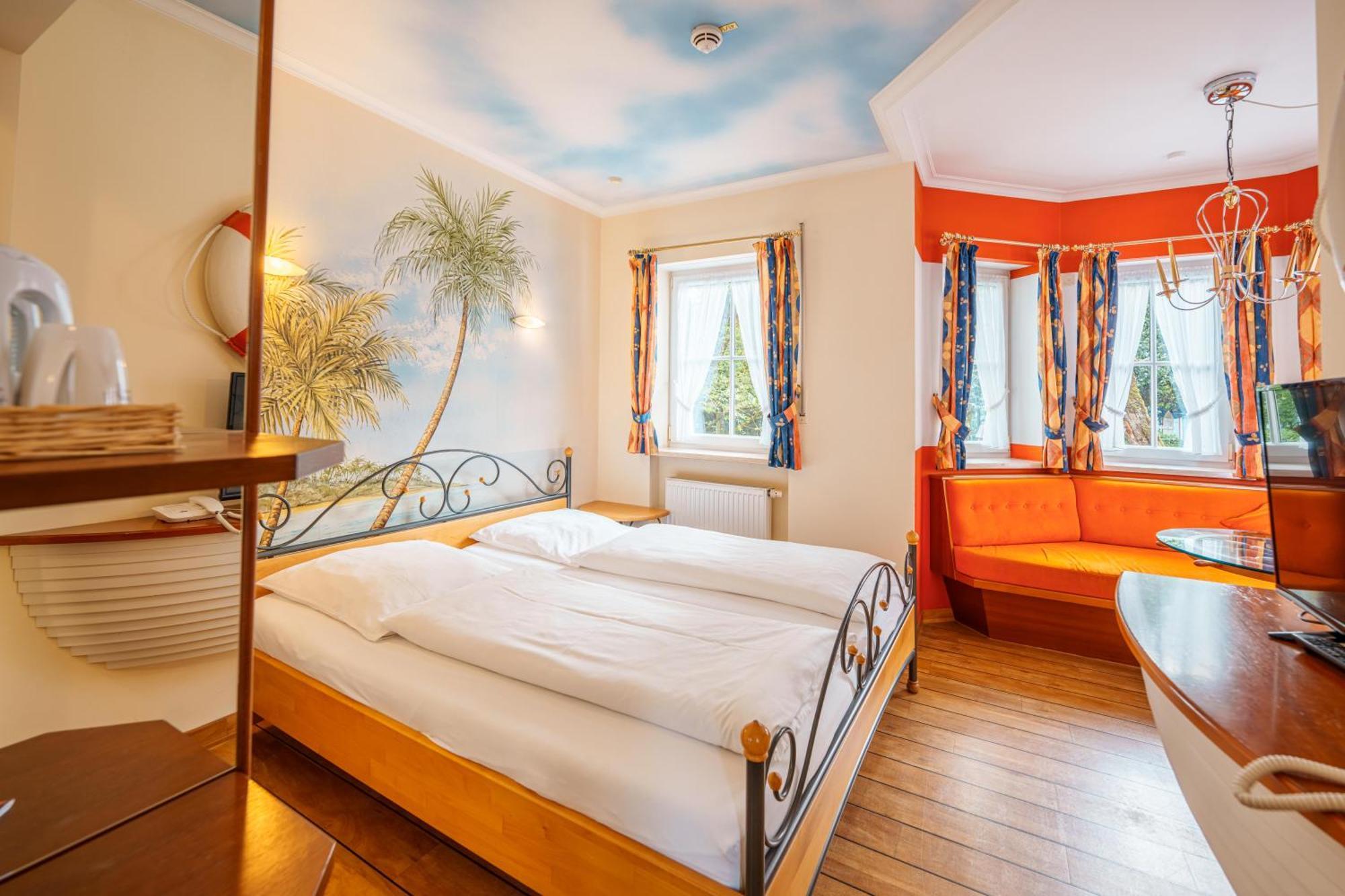Koenig Ludwig Design Hotel Neu Zimmer Mit Sauna Oder Whirlpool Oder Mehr Altötting Exteriör bild