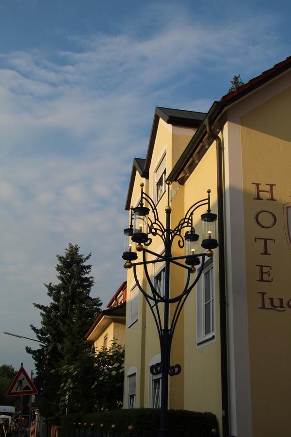 Koenig Ludwig Design Hotel Neu Zimmer Mit Sauna Oder Whirlpool Oder Mehr Altötting Exteriör bild