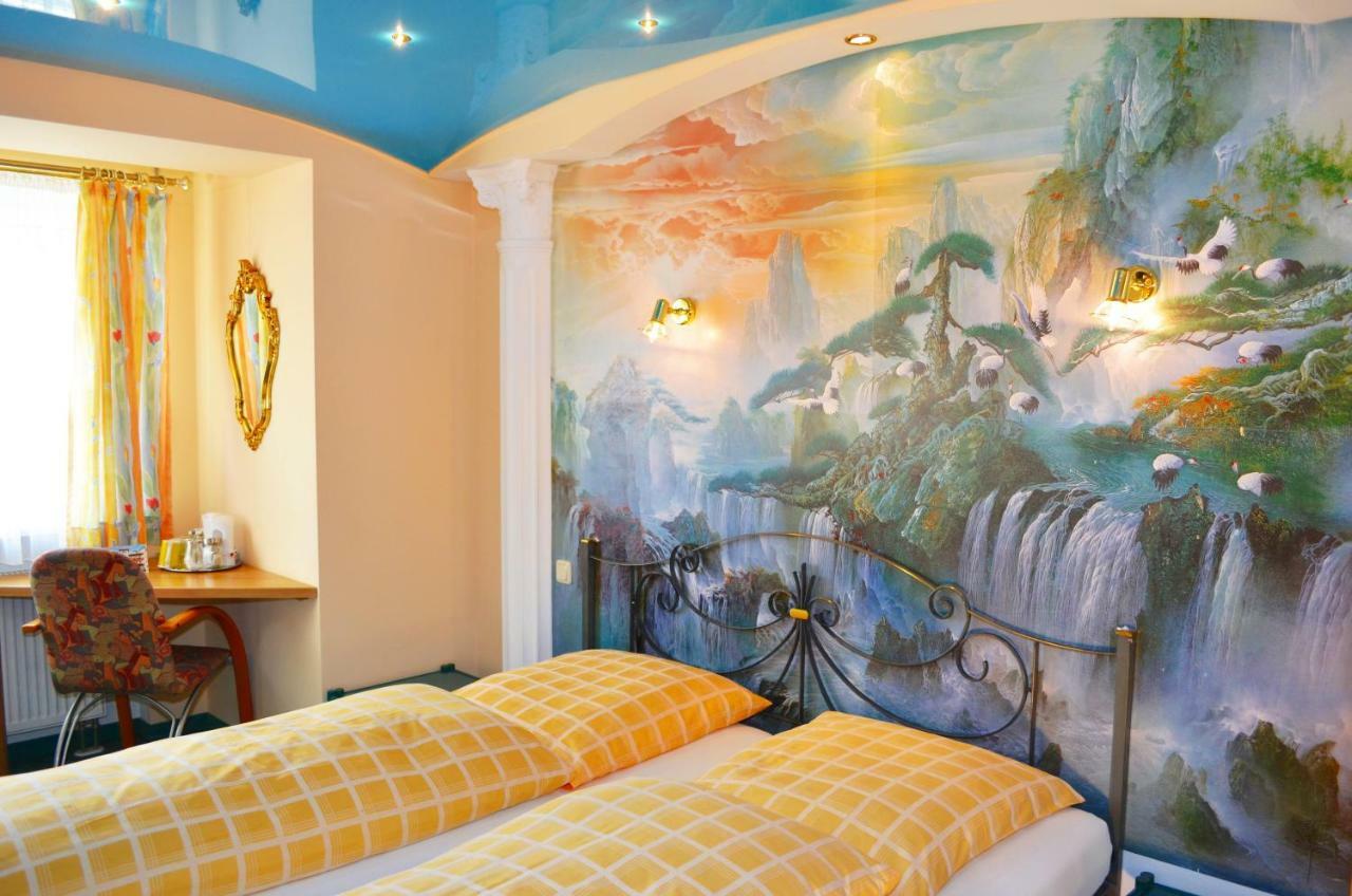 Koenig Ludwig Design Hotel Neu Zimmer Mit Sauna Oder Whirlpool Oder Mehr Altötting Exteriör bild